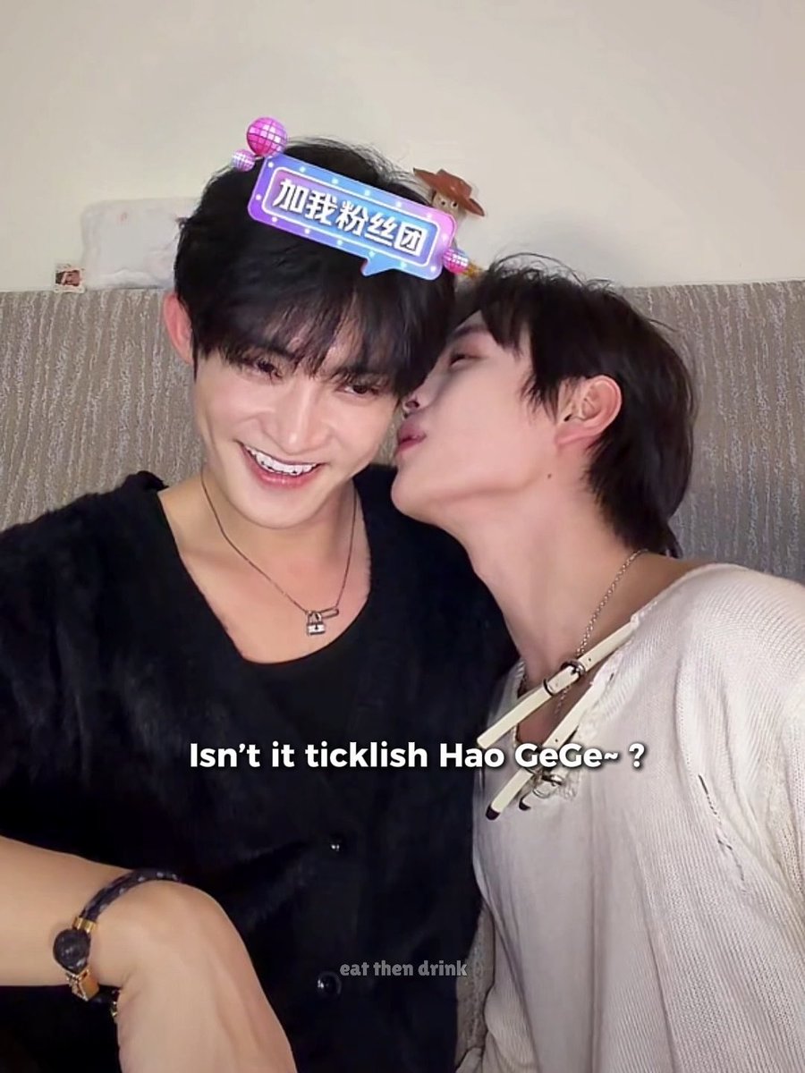 Bro thought taking a deep breath and drinking water would calm his inner demon down… BRO WAS SO WRONG for that 💦 #thelastoath #chenminghao #chenliang