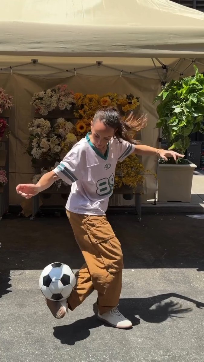 Money moves like this 💸 #chimepartner DJ Diveny Julie Ertz Son Heung-min Laura Biondo