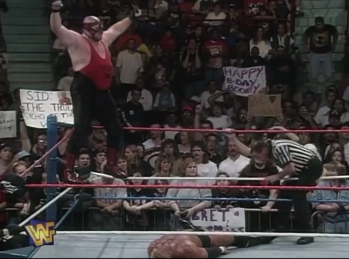 #OnThisDayInWWE 30 years (+2 days) ago on #WWERaw : Sid no-sells Vader - and Vader no-sells Sid And it's glorious!
