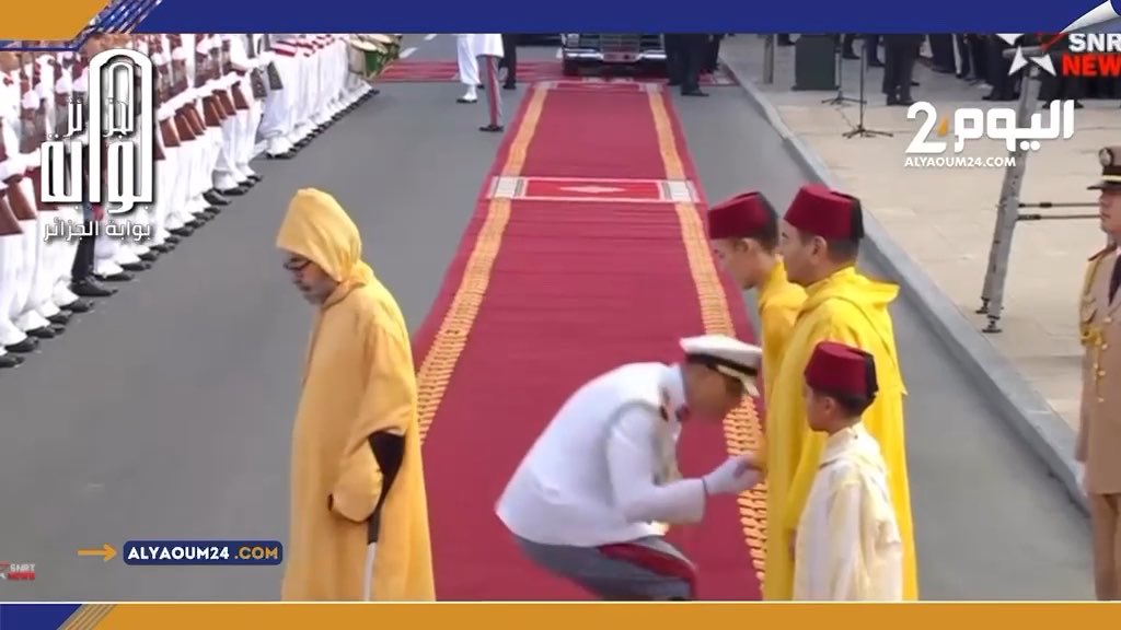مشهد للعائلة الملكية غير الشريفة التي جثمت أبا عن جد على صدور المغاربة 🇲🇦ونهبت ثرواتهم ! #المغرب