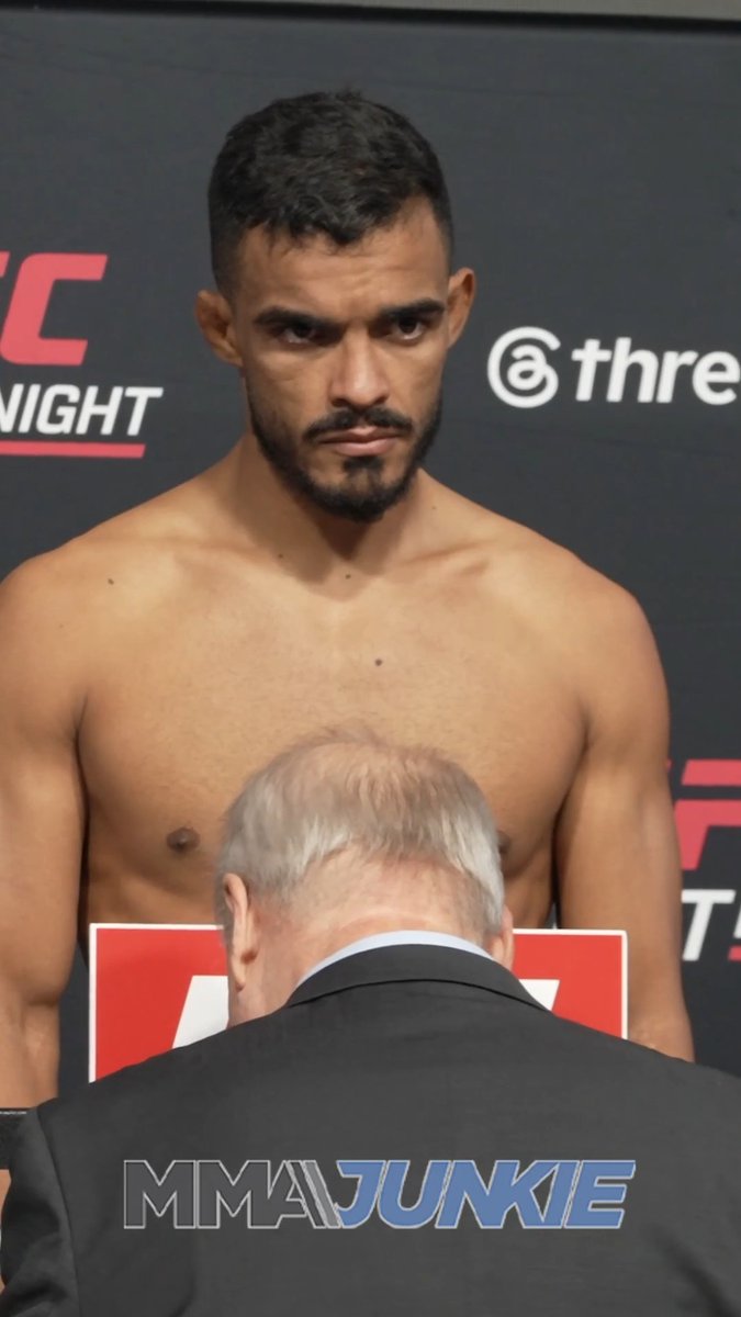 🚨🚨 GIANT WEIGHT MISS ALERT 🚨🚨 Ismail Bonfim comes in 7.5 POUNDS over the lightweight limit for his #UFCVegas122 matchup vs. Francisco Prado. Bout status TBD.