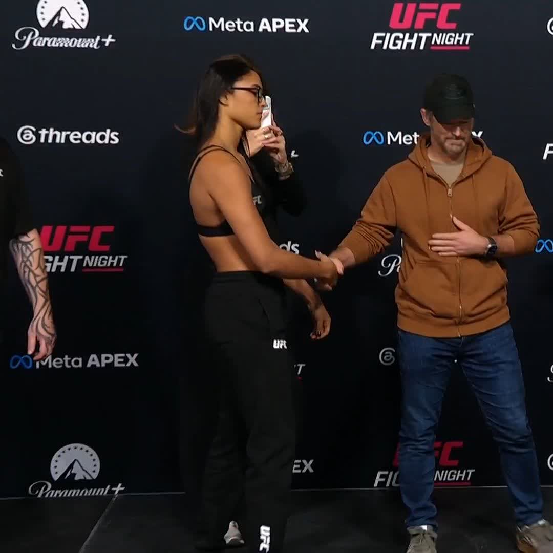 Alice Pereira e Dariya Zheleznyakova medem forças amanhã no #UFCVegas122! 💪 [ Apresentador por @Kick | Sábado (10) | Ao vivo a partir das 17h SOMENTE no @ParamountPlusBR ] ⁣