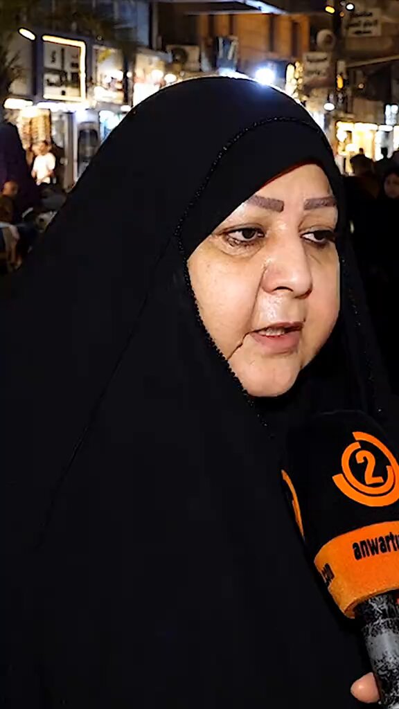 شيعية عراقية " ابني راح للسعودية ما يخلونه يلزم تربة " شعنده أبنج رايح لمكة والسعودية مو أنتم الشيعة تكولون " زيارة كربلاء تعادل ألف حجة وعمرة "! جزى الله الإخوة في السعودية لمنعهم هذه الأفعال الشركية وأن شاء الله يجي اليوم اللي يمنعونكم بشكل كامل