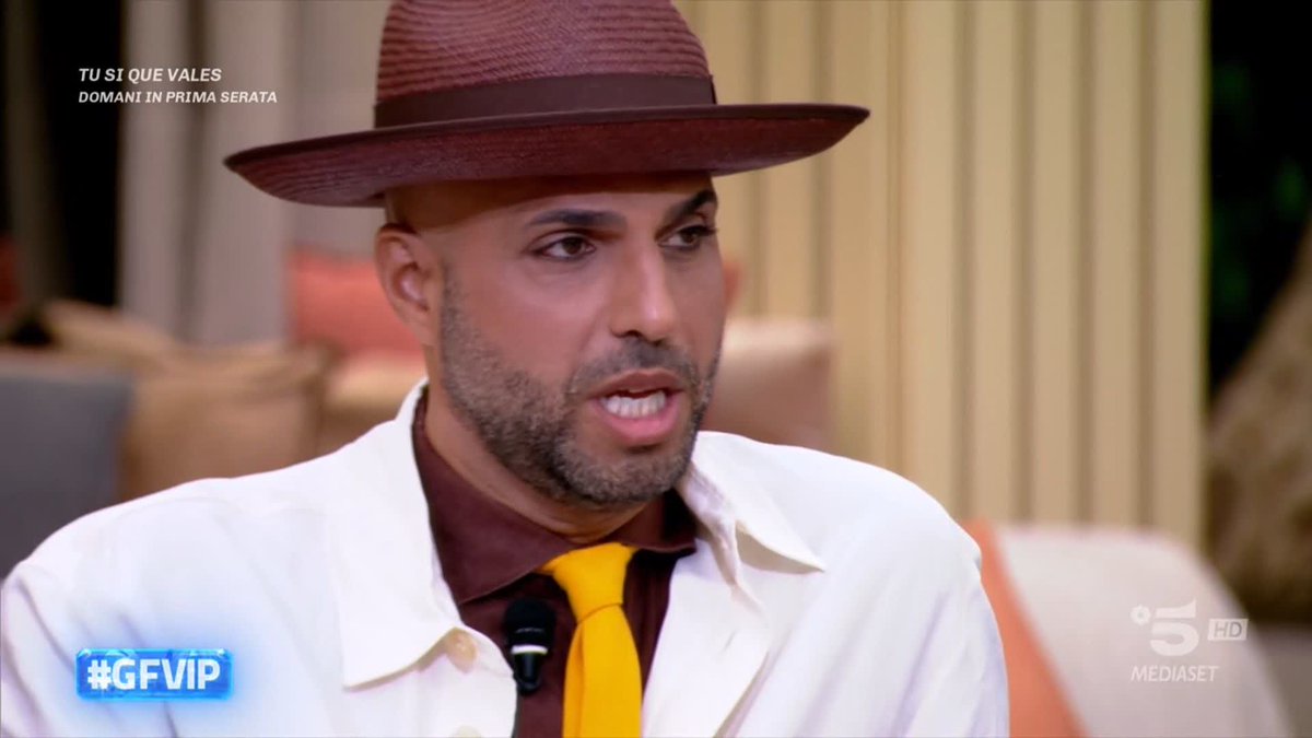 Il confronto tra Andreas e Jonathan entra subito nel vivo #GFVIP