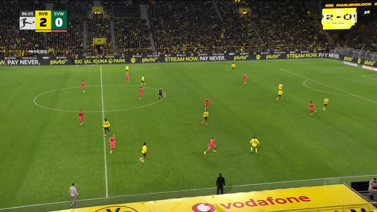 🇵🇱 ASYSTA OSKARA WÓJCIKA! 🔥 Polak popisał się kapitalnym przechwytem, a chwilę później Ludovit Reis trafił do siatki BVB! ⚽💥 Ostatnie minuty! 👀 #BundesTAK