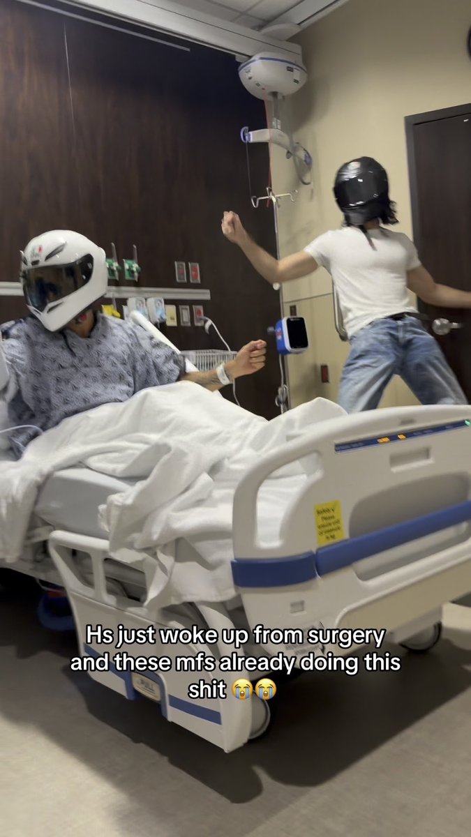 Hospital bills gotta get paid somehow 🥀 Larping Moto papimoto
