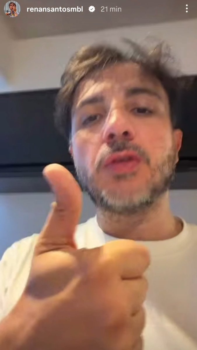🚨😱Renan Santos ensina a fazer um típico molho de tomate Internautas se perguntam se o molho vermelho é uma mensagem subliminar para seus eleitores.
