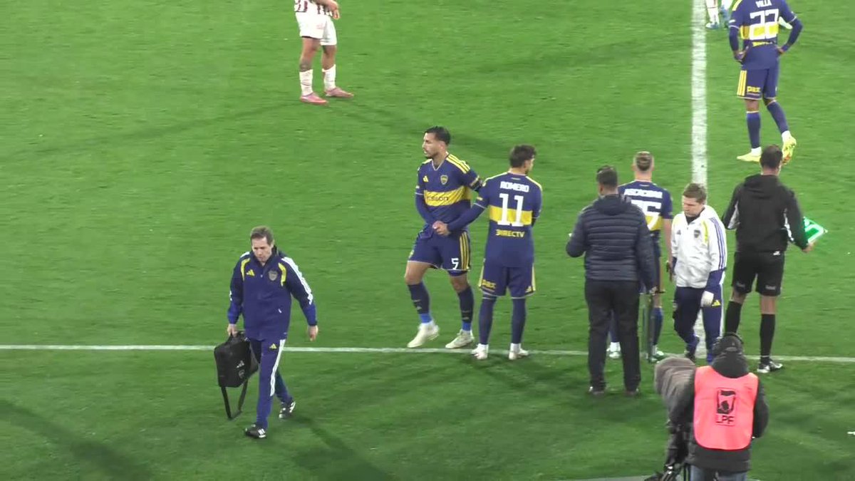 🚨🇦🇷 | Preocupación en Boca: Leandro Paredes pidió el cambio ante Instituto por molestias físicas y no pudo terminar el partido.