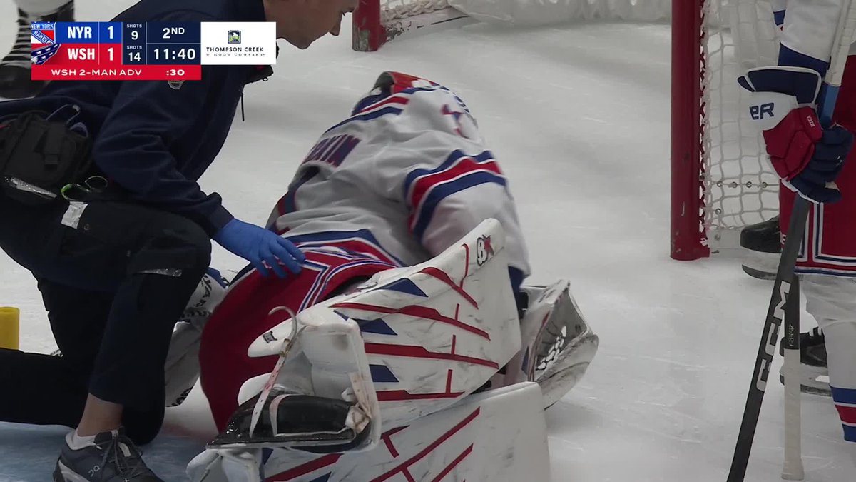 Igor Shesterkin went down with a leg injury and had to be carried off the ice without putting weight on his right leg Hope he's okay 🙏