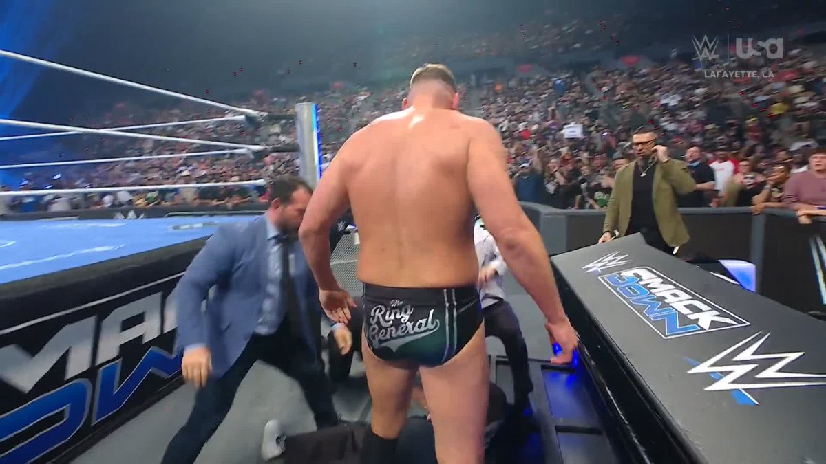 OH NO 😨 GUNTHER with a horrific sneak attack on Finn Balor!