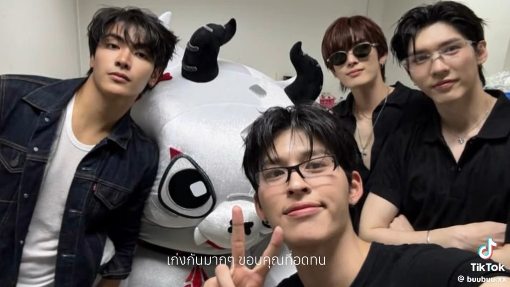 ทุกคนไปมุง คนนี้ตัดดีมากอ่ะ😭😭😭😭😭😭😭😭😭😭😭😭😭😭😭😭😭😭😭😭😭