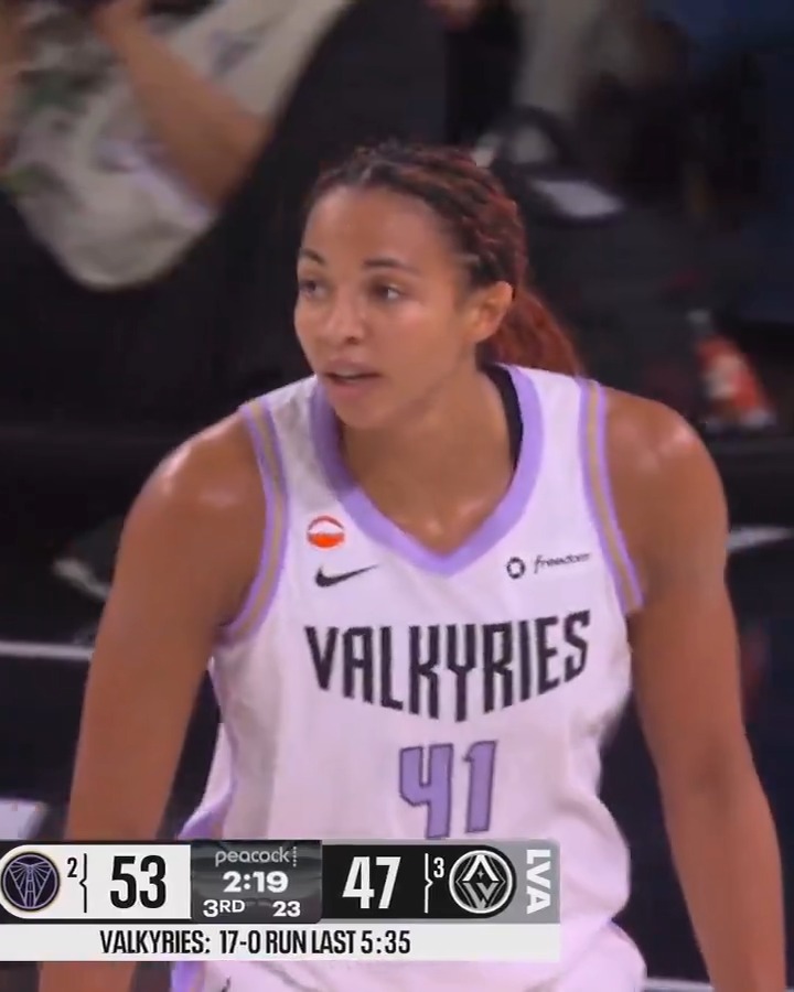 9:10 left in 3rd quarter Valkyries - 36 Aces - 47 End of 3rd quarter Valkyries - 53 Aces - 52 Golden State went on a 17-0 run to take the lead.