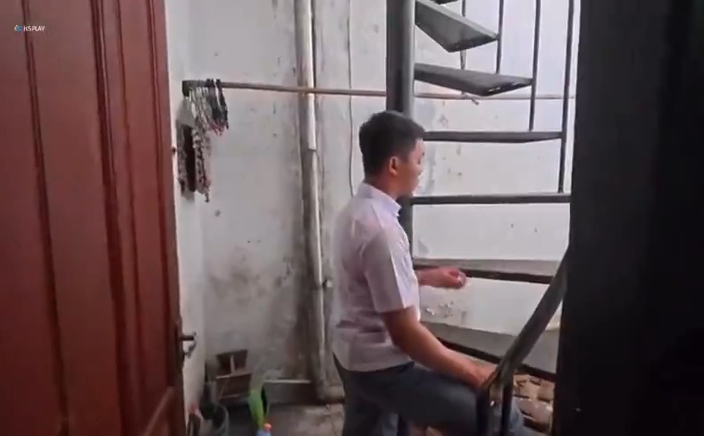 Siswa yang sedang stres itu mendapatkan kebahagiaan tak terduga dari gurunya #KSPLAY88