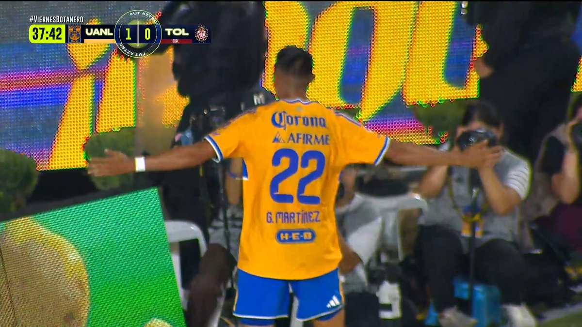 😮💨👊🏼 ¡Gran centro de Emiliano y 'Memo' la mandaba a guardar!