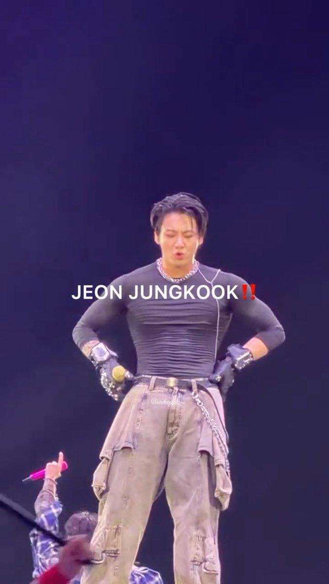 THIS IS WAY WORSE THAN HIM BEING JUST SHIRTLESS R YALL SEEING HIS BUILD?!?!! 😵‍💫😵‍💫😵‍💫😵‍💫😵‍💫🔥🔥🔥🔥🔥