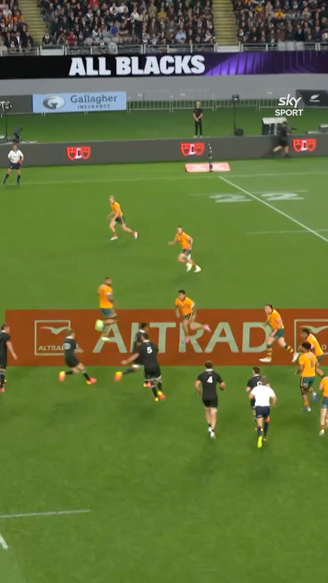 Peter Lakai gets over the line for the All Blacks! 🤩