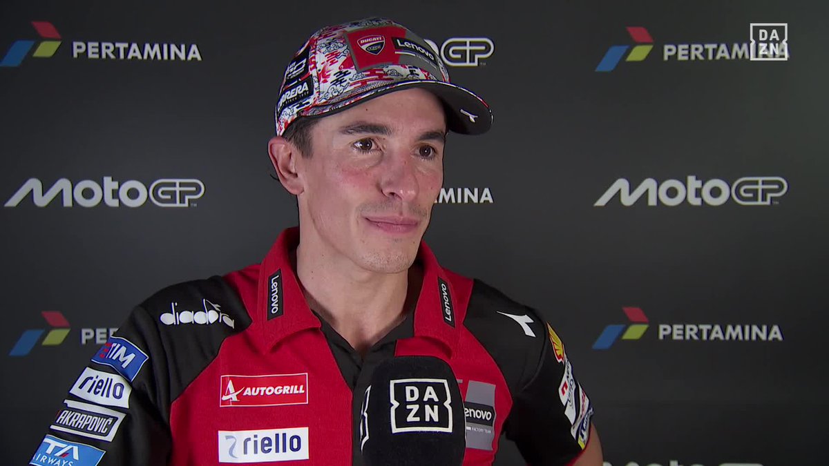"Es inhumano estar ahí. Muy bien para la foto, pero no para el rendimiento de mañana. Cada uno mira sus intereses" 🗣️ Marc Márquez y su cansancio en el podio de Mandalika 🇪🇸 #IndonesianGP 🇮🇩 #MotoGP 🏁