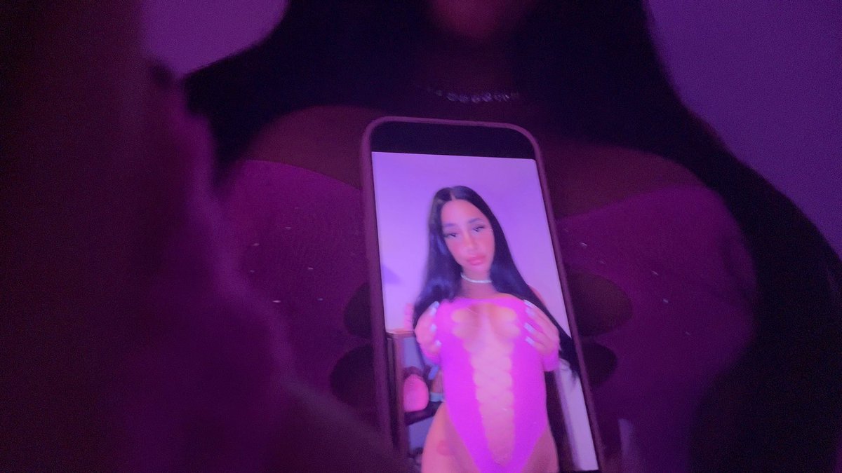 Some things are better seen than explained. 💋💜 #SweetXLayla #PinkVibes #Tease #YourFantasy #AdultContent #X