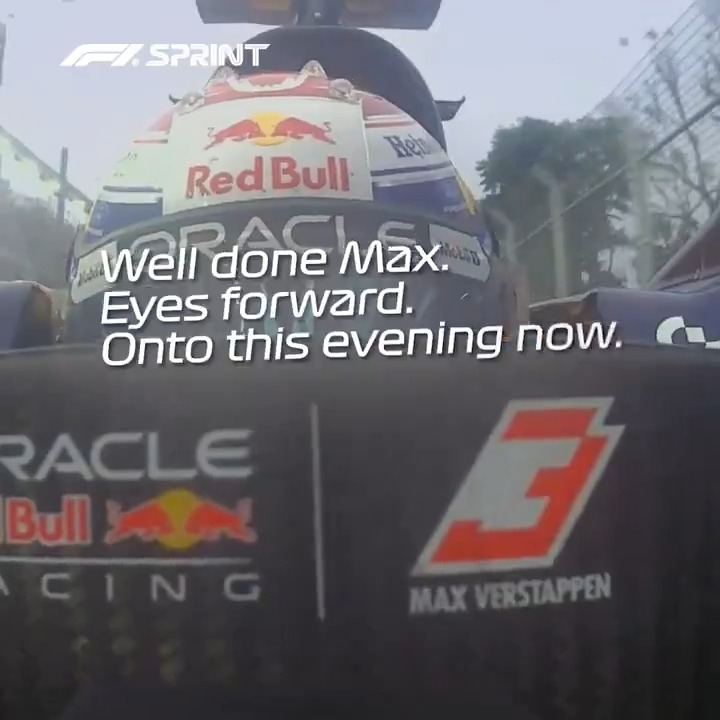 Max Verstappen takes the chequered flag for the first time in Singapore 💪 #F1Sprint #SingaporeGP