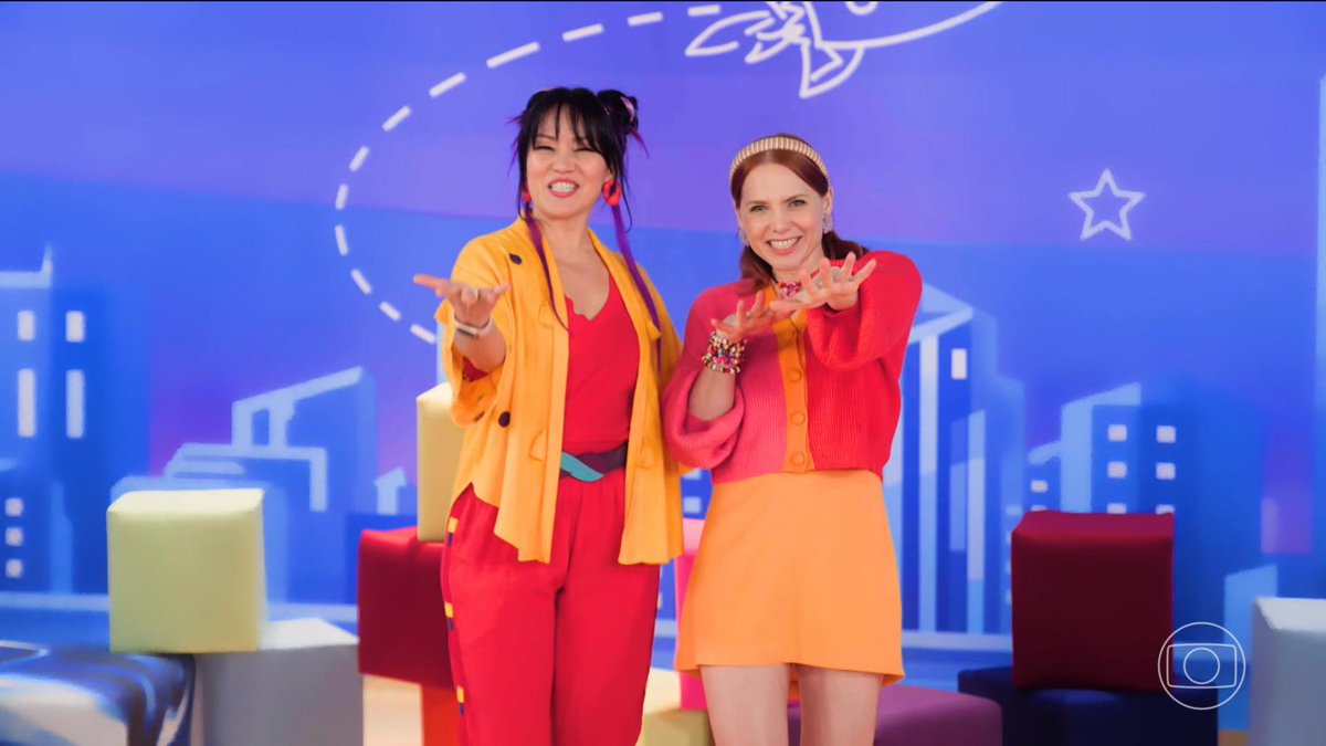 essa introdução PERFEITA reverenciando todos os apresentadores que não puderam comparecer na edição especial de hoje. quem viveu, viveu. VOLTA PROGRAMAÇÃO INFANTIL, VOLTAAAAAAAAAA #TVGlobinho