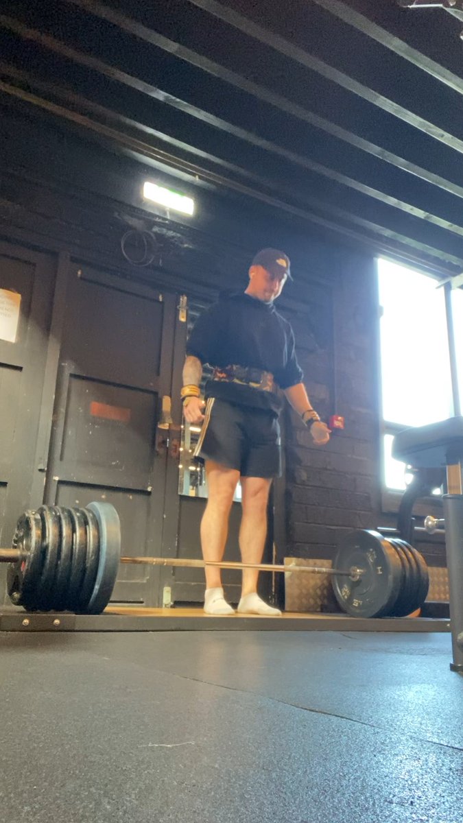 250kg/551lbs PR!! This was a goal of mine I set myself to hit this year and so happy to get it. Let’s go!!💪💪💪