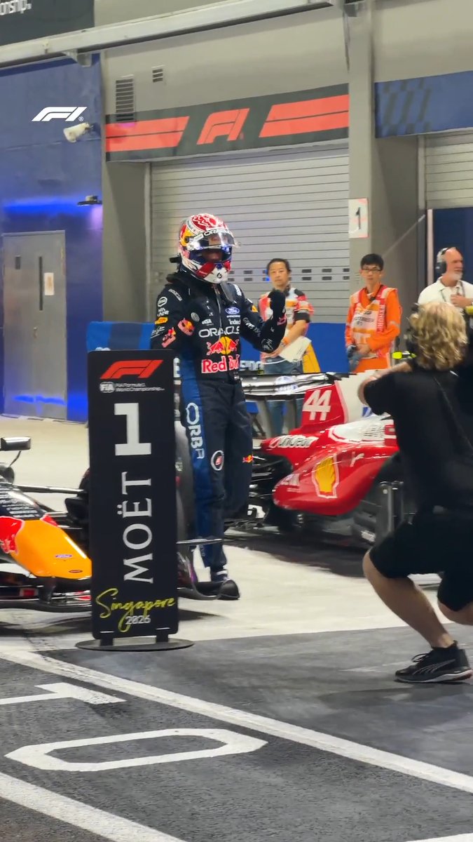 Pole No. 1 in Singapore for Max ☝️ #F1 #SingaporeGP