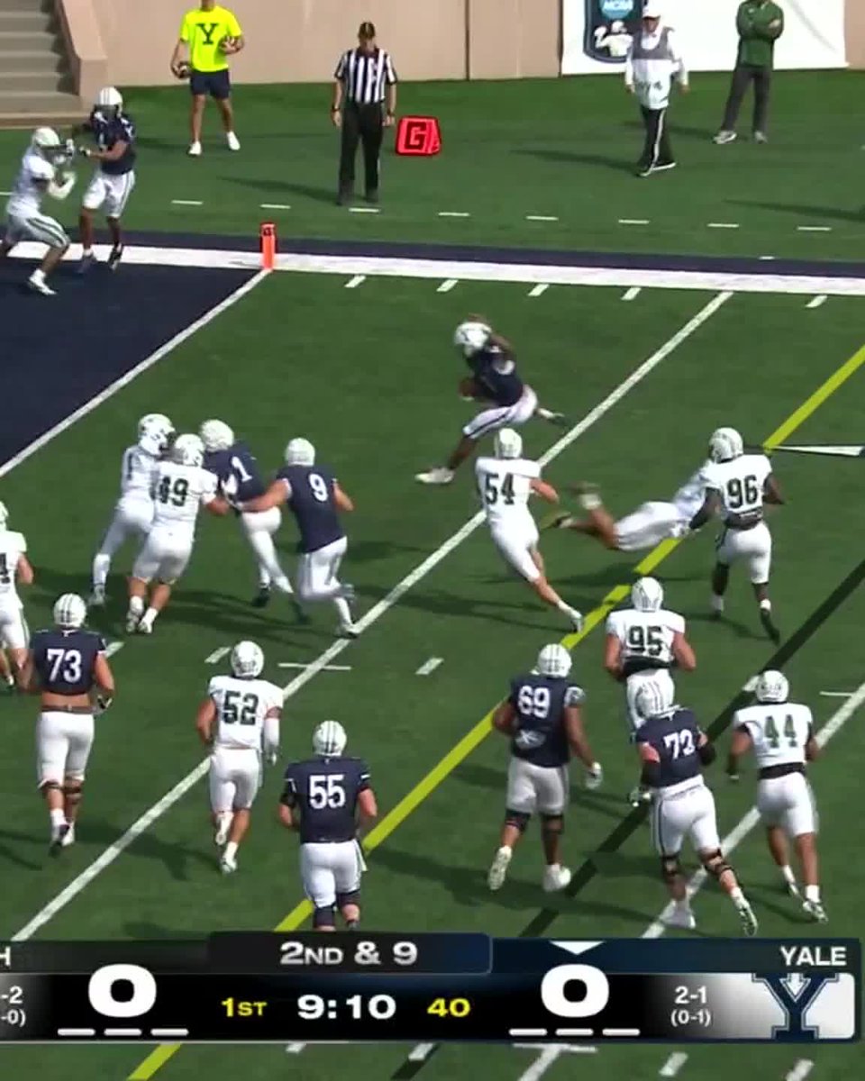 The hurdle was clean leading into a TD 🔥