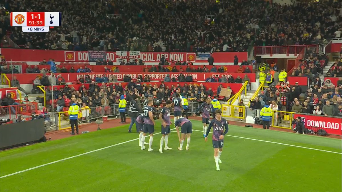 Spurs are level in stoppage-time! 😳