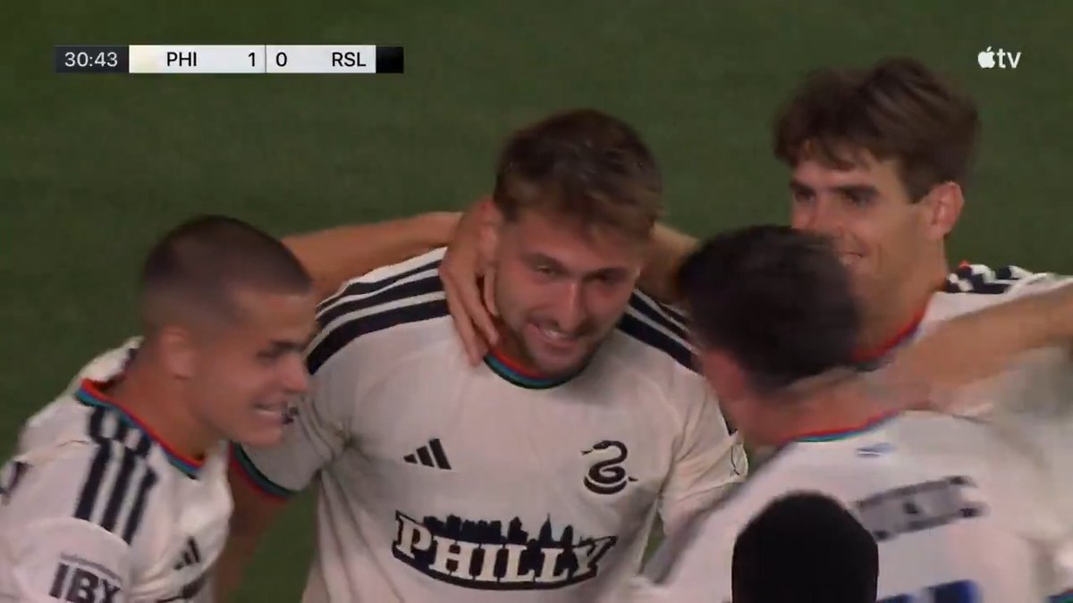 Too silky from Philadelphia Union. 🤌 Cavan Sullivan &amp; Frankie Westfield tee it up for Bruno Damiani! 📺 Apple TV: