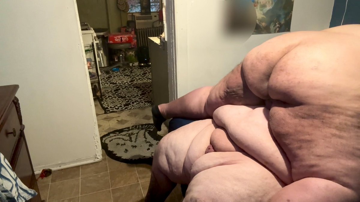 glut | 🇬🇧 London 19-23 Nov under me, me under him. Seventeen minutes of full weight, belly, and ass. #ass #fatty #massivebelly #superchub #chub #ssbbm #sensual #belly