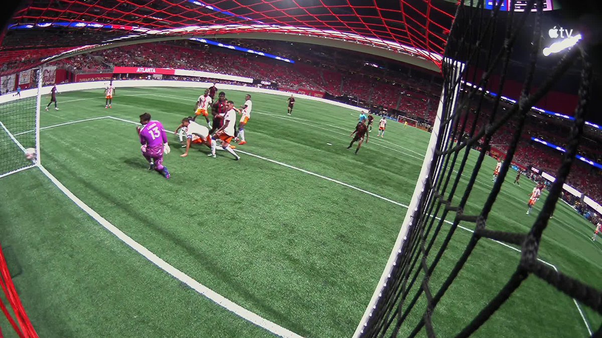 #ParaguayosPorElMundo ¡Goooooooooool paraguayo! 🇵🇾 Miguel Almirón pone el 1-1 de Atlanta United FC ante FC Cincinnati en la MLS.