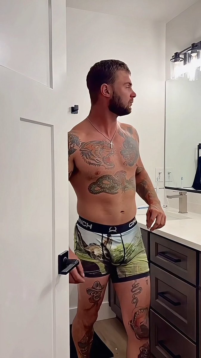 Getting ready to film more content 😏 🎥 comment and tell me what you want to see 👀