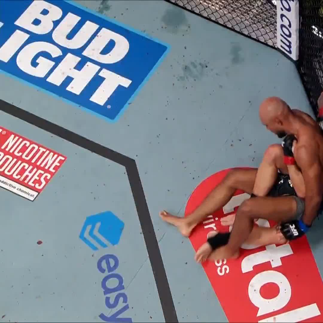 ‼️ BRUTAL ‼️ 🇺🇸 Brendan Allen imparable con otra sumisión 🔥 #UFCVegas122 | Ver en vivo por Paramount+ Deportes