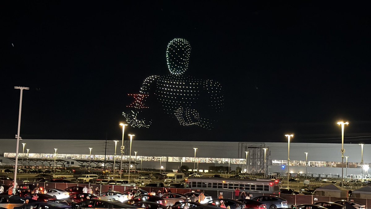 This light show was from out of this world. X Takeover Simon Pollock (né Tesla Light Shows)