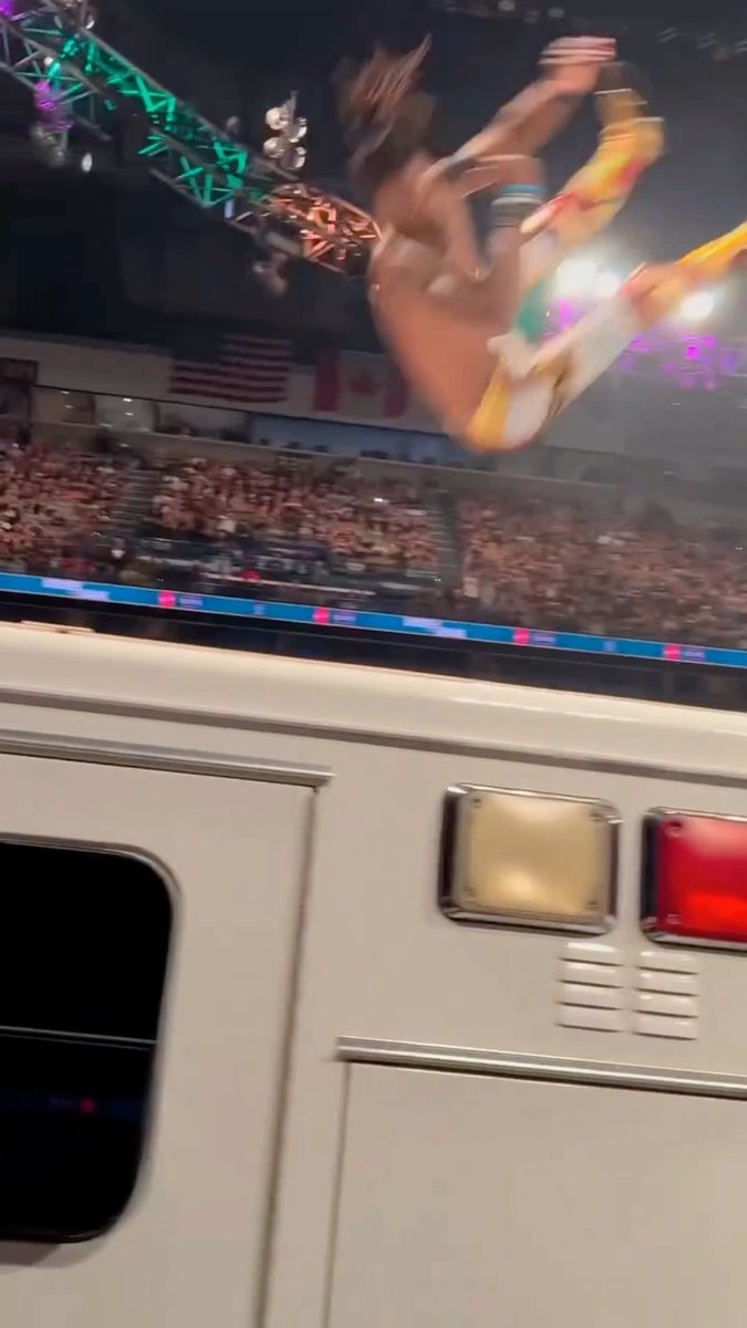 THIS MOMENT WHERE JE’VON EVANS CRASHED INTO THE AMBULANCE IS ALREADY OVER 4 MILLION VIEWS ACROSS ALL SOCIALS THE WILDEST BUMP OF THE YEAR 🤯 #MITB