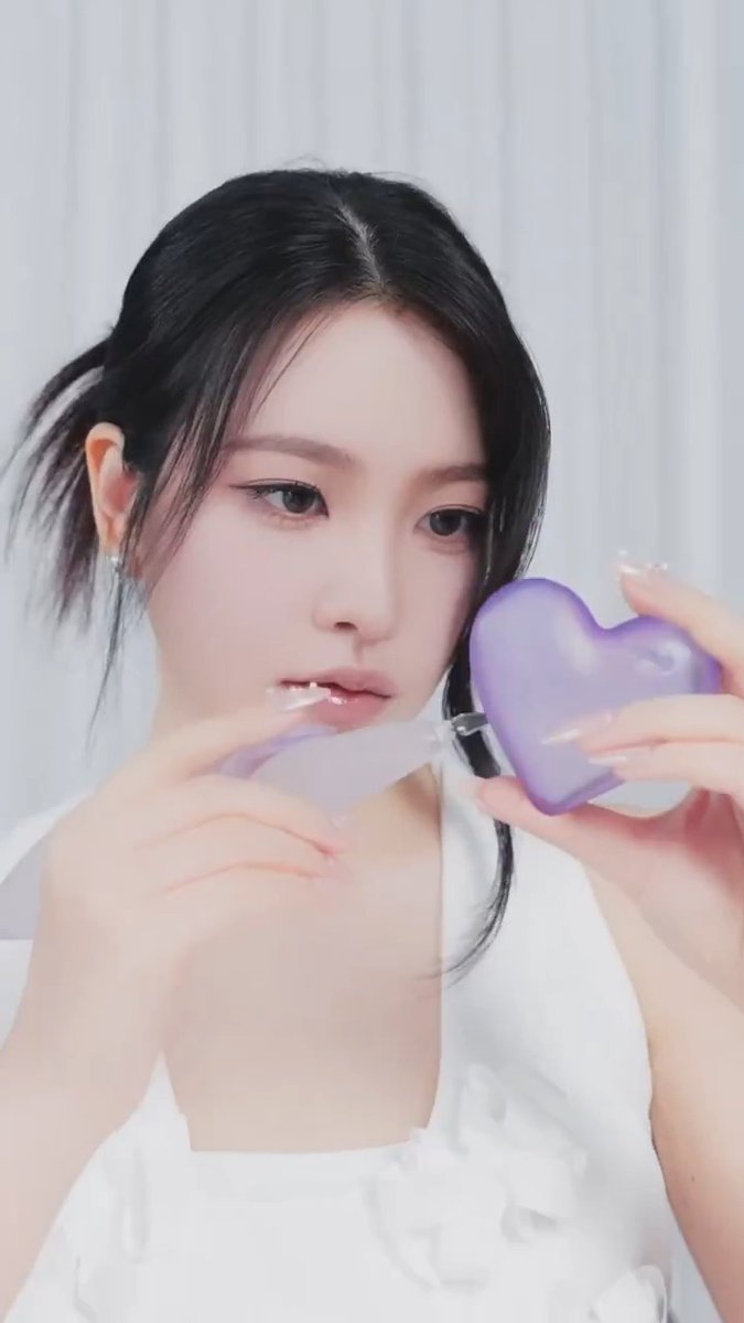VELVET REMEDY 2027 Red Velvet SEASON’S GREETINGS TRAILER