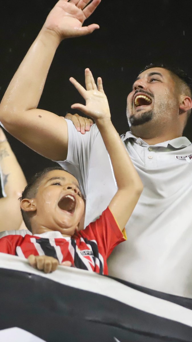 😍 São Paulo é sentimento! #TricolorDesdeSempre #VamosSãoPaulo 🇾🇪 📸 Luan Ryder / São Paulo FC