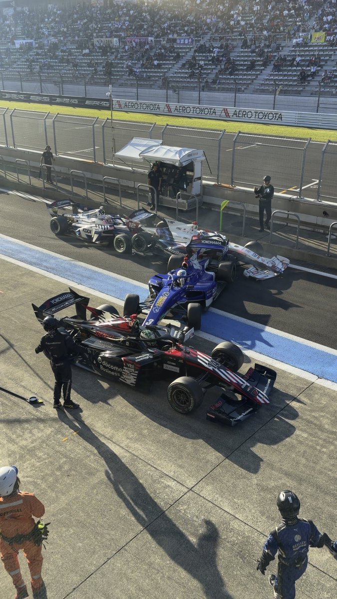 Current scenes from the Super Formula race