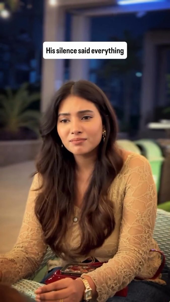 🚨 POV: She dated a man for an entire year, went on romantic dates, trips, and even got a proposal from him. And she broke up with him. Reason: - He was a good man. - He was a family man. - He treated her with respect. - He wanted to have future with her. This is not just a reel. It’s reality of many men. You can be great at everything; still she can leave you at any moment of your life. Dear men, Choose Wisely.