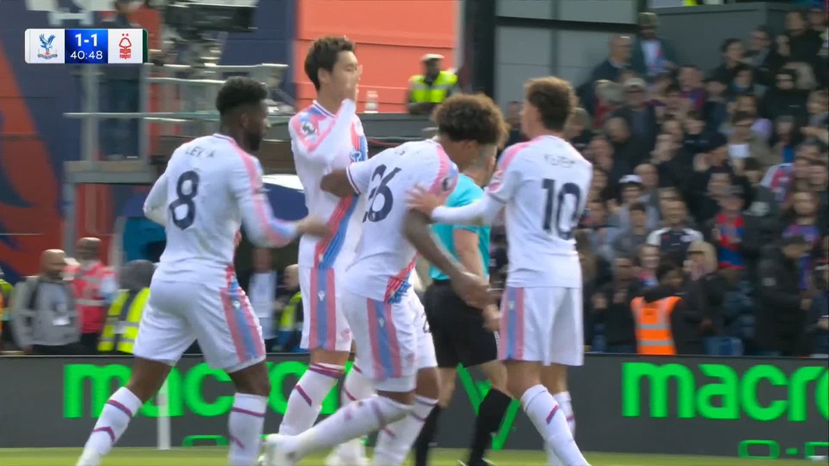 Daichi Kamada gets his first Premier League goal and equalises for Crystal Palace! ✨