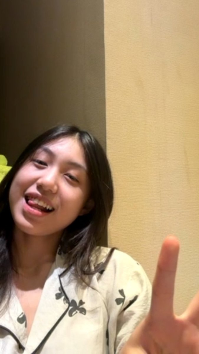 abis marah” baru inget klo bella masih nonton 😭😭😭 michie : masih ada bella ya?? maafin aku belll😭 michelle alexandra #bellajkt48
