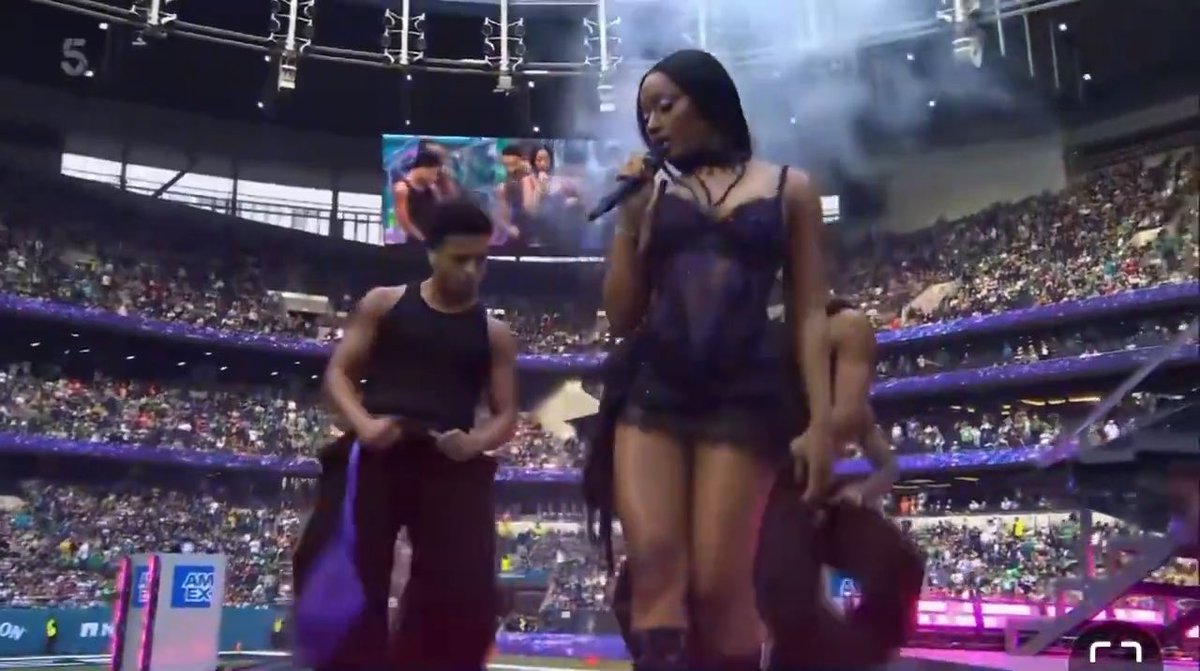 🚨Ayra Starr performing ‘Hot Body’ & ‘Ms Paper’ 🔥🥹