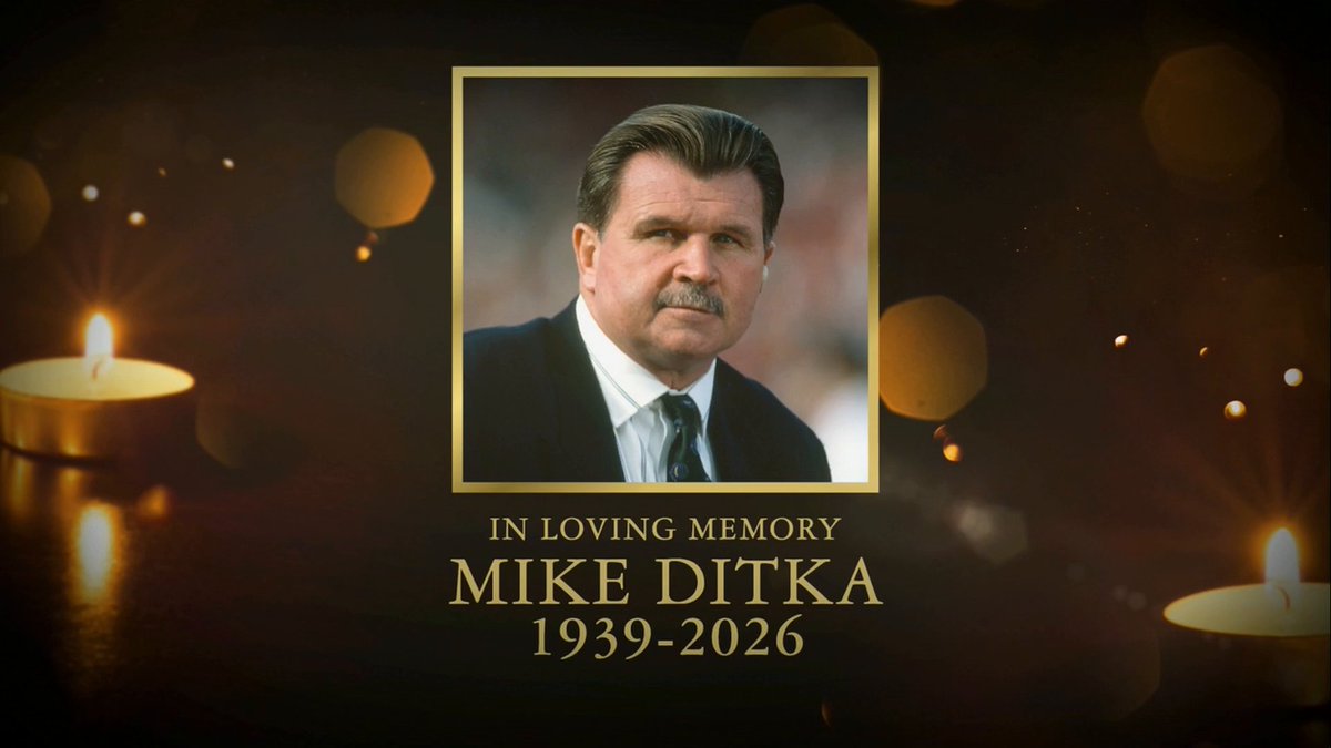 The Packers held a moment of silence for Bears legend Mike Ditka before the two teams faced off today ❤️ (📺 FOX)