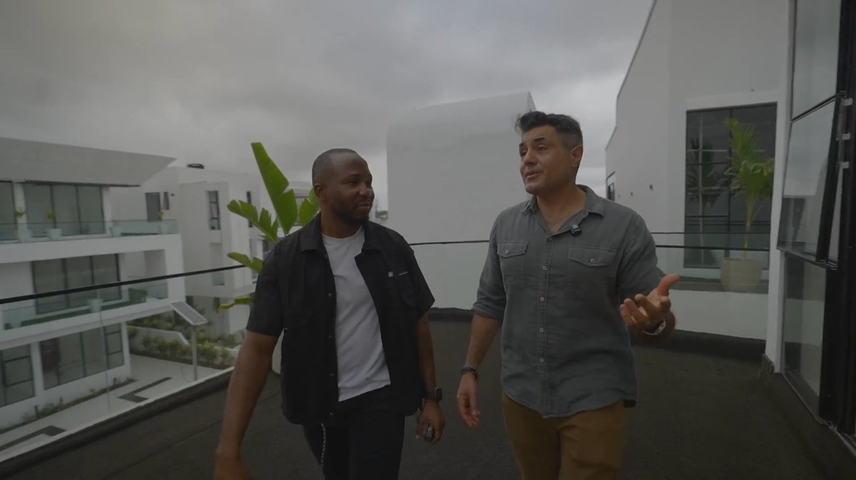 Steven Tried To Defend The Developer’s Mistakes And Poor Finishing By Claiming That Once Someone Buys The House, The Developer Would Come Back To Fix The Errors. He Also Claimed That Nigerians Don’t Care About Privacy😅But The American Real Estate Expert Wasn’t Buying Any Of Those Excuses!😩Honestly, I Enjoyed Every Single Moment Of The Full Video, Especially The Ending, Where He Gave His Final Assessment Of The Property And Revealed Whether He Would Actually Buy It Despite All The Errors He Had Pointed Out! 👀🔥 Link In The Comments To Watch The Full Video On YouTube. 👇🏾