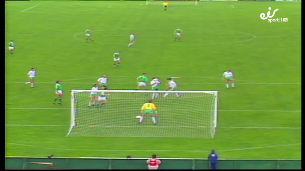 This Tony Cascarino goal is 37 years old today. It’s a textbook back post header, but we’re really here for that ping out wide by Ronnie Whelan. Rolls Royce of a pass, that.