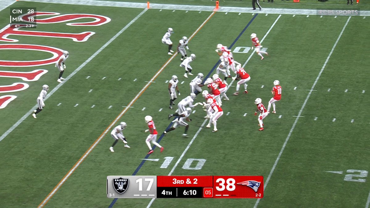 Make that 2️⃣ receiving TDs for DeMario Douglas! Raiders at Patriots on CBS/Paramount+ Stream on NFL+