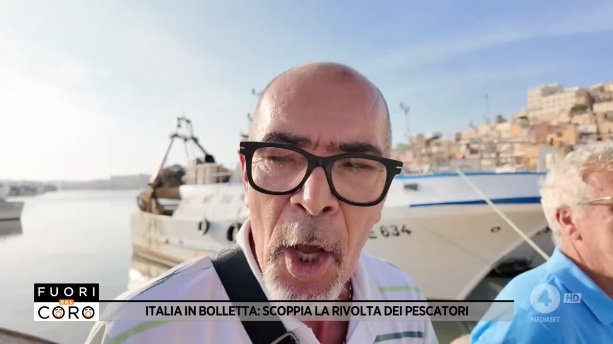 "Ci hanno portato alla fame e non ho manco più soldi per fare la spesa" La disperazione di un pescatore siciliano per il caro carburanti, mentre la politica discute l'aumento degli stipendi dei presidenti delle ex province. Il servizio di Vanessa Piccioni a #Fuoridalcoro