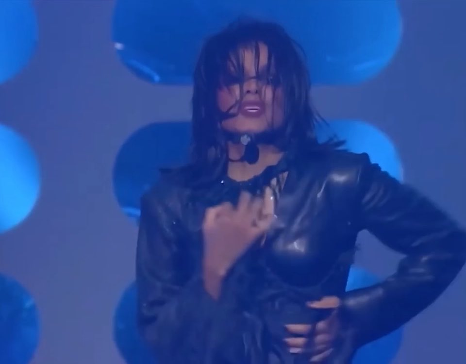 janet jackson performing 'doesn’t really matter' at the vmas, 2000