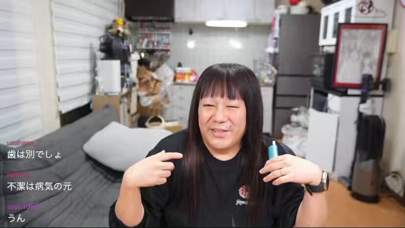 ダイエットしてると言いながら、特のり弁と生姜焼きを爆食いしてる藤沢なな ダイエットしてるから1日1食にしてるとか言ってるけど逆効果なんじゃないの？ 1日ちゃんと3食にして運動などした方がいい気がする！ しかも間食をやめたりとかしてると言いつつ、間食はカロリーメイトを食べてるとか謎発言してるしよ！ どーなってんだ！まったくよーw #もんじょり #藤沢なな