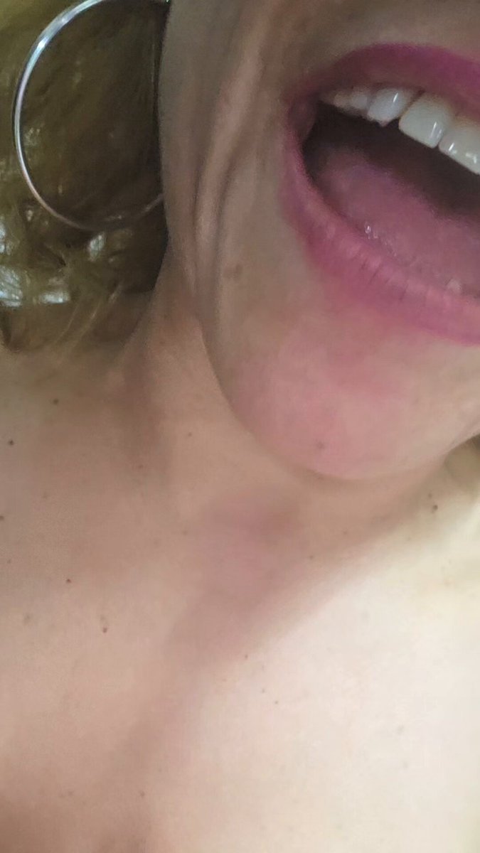 Me informaron que en este lugar, hay dos #fans míos 😈🔥🤘🏼 #toplessfans ❤️‍🔥 🔥 NUEVO INSTAGRAM 🔥 🔥 PRESENCIAL / VIDEOLLAMADA/CONTENIDO 🔥 #PornHub #SexMex #xvideos #OnlyFans #Telegram #porno #tetasyalgomás